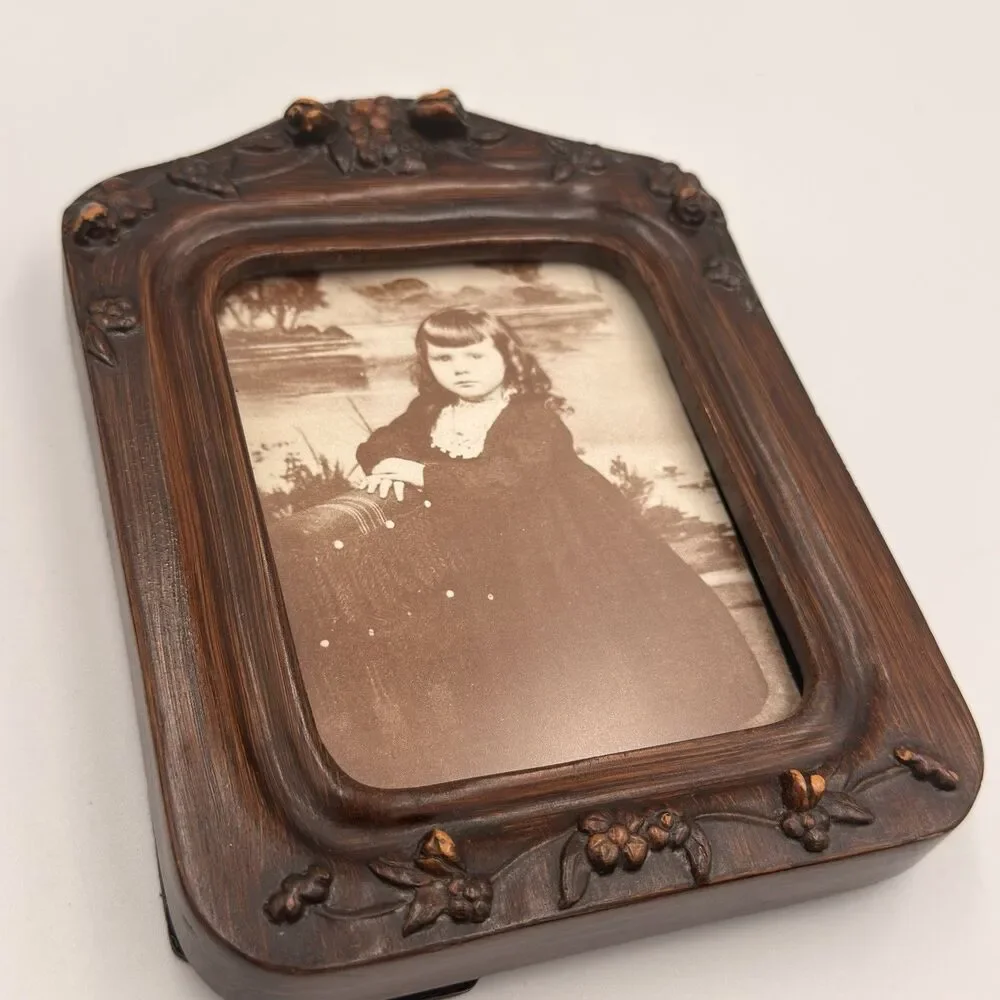 Vintage Carved Wood Picture Frames Matching Pair Yesteryear Floral Ornate